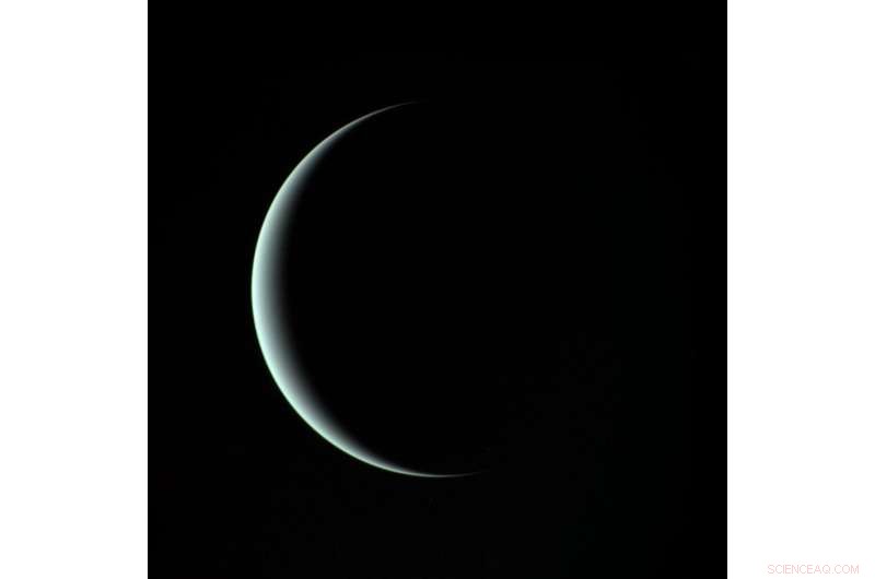 Voyager 2 Uncovers Hydrogen Sulfide in Uranus’ Cloud Tops