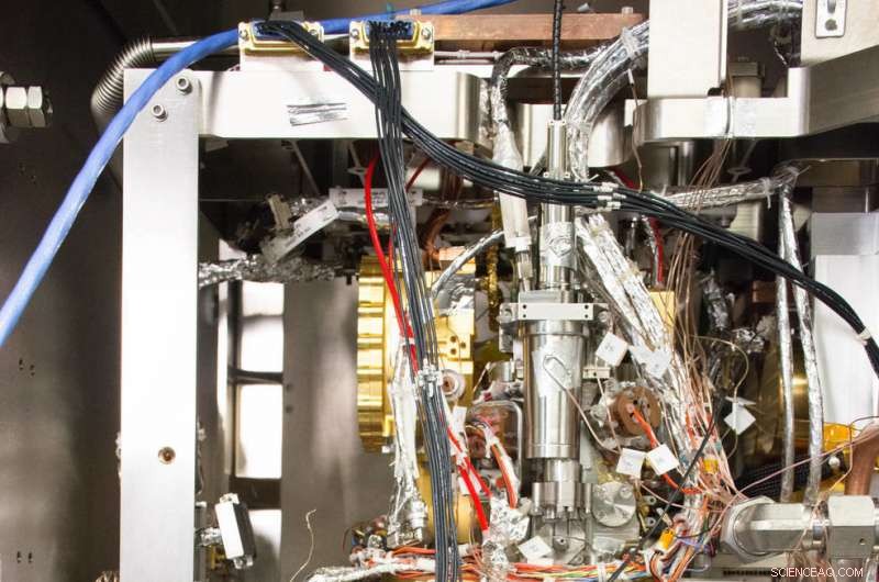 Scientists Deploy Tiny Chemistry Lab to Hunt for Life on Mars