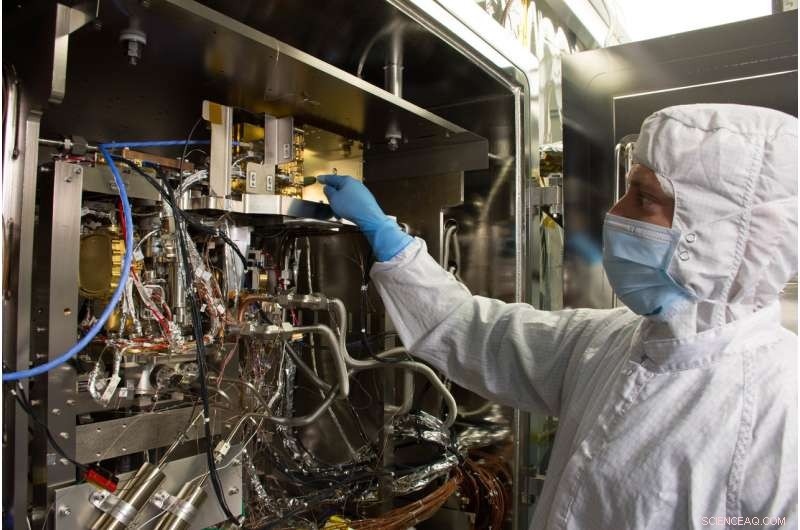 Scientists Deploy Tiny Chemistry Lab to Hunt for Life on Mars