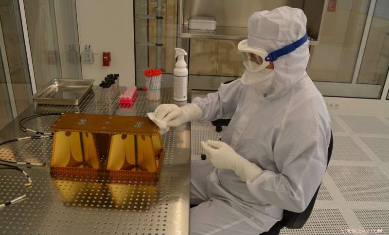 Image: Sterilizing ESA s ExoMars Rover Antenna in an Ultra-Cleanroom