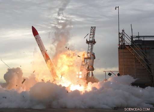 Japanese Startup’s MOMO-2 Rocket Crashes in Flames During Launch Attempt