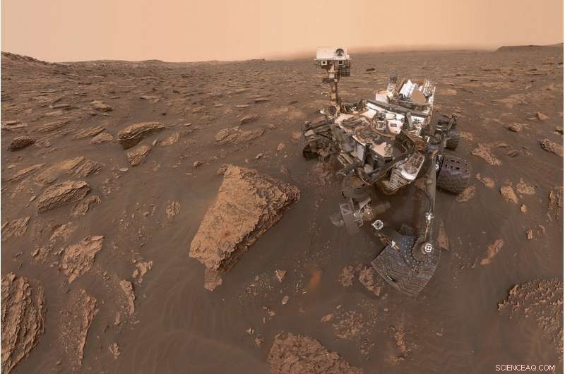 Ex-Mars Program Director Analyzes Recent Discoveries on the Red Planet