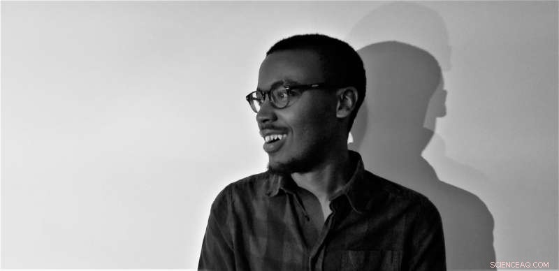 Undergraduate Discovers Low-Brightness Object in Leo I Galaxy Group