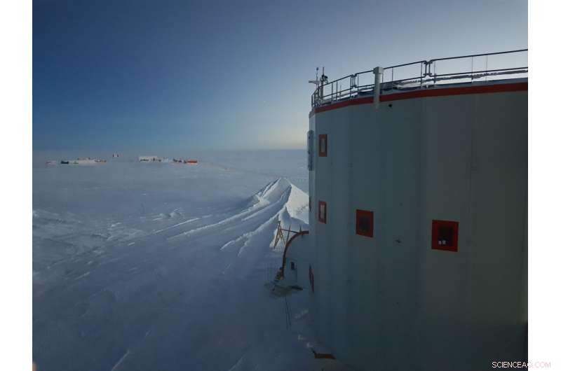 Antarctic Stations Brace for Winter, Urging Fresh Supplies
