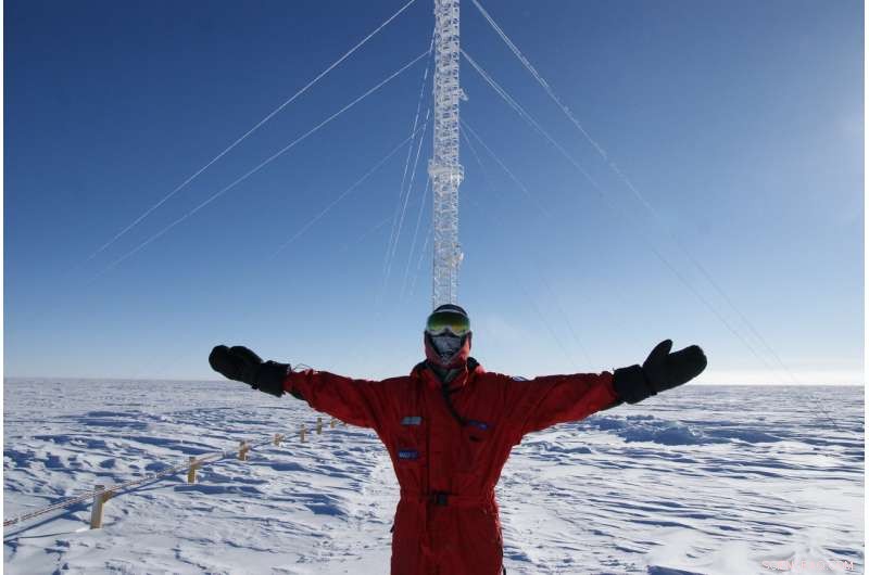 Antarctic Stations Brace for Winter, Urging Fresh Supplies