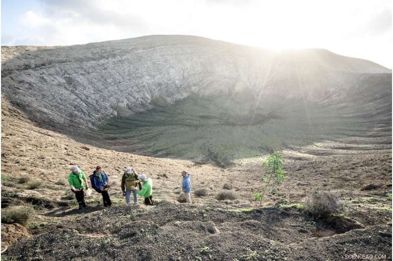 Moon Expedition: Journey to the Lunar Surface