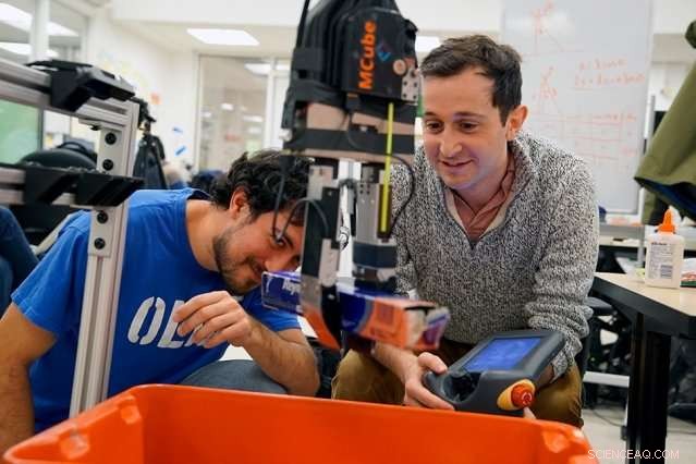 Innovative Robotic Arm Transforms Warehouse Sorting, Picking, and Clearing Operations