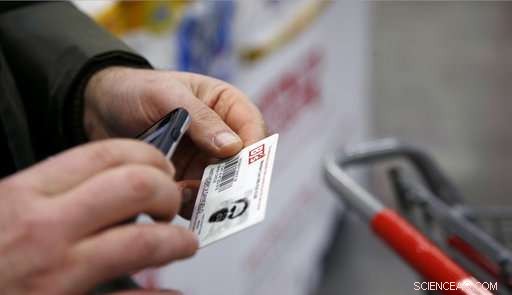 Retailers Accelerate Scan‑and‑Go Technology, Driving Shopper Adoption