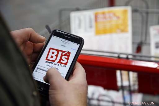 Retailers Accelerate Scan‑and‑Go Technology, Driving Shopper Adoption