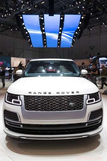 The Latest: Ferrari 488 Pista Debuts at Geneva Motor Show – Speed, Design, and Innovation Unveiled