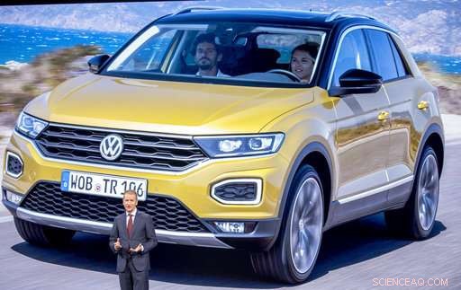 The Latest: Ferrari 488 Pista Debuts at Geneva Motor Show – Speed, Design, and Innovation Unveiled