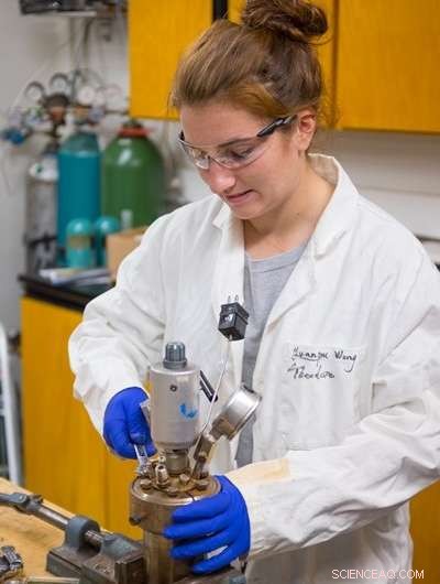 Transforming Food Waste into Clean Biofuel: Reducing Waste, Fossil Fuel Use, and Emissions