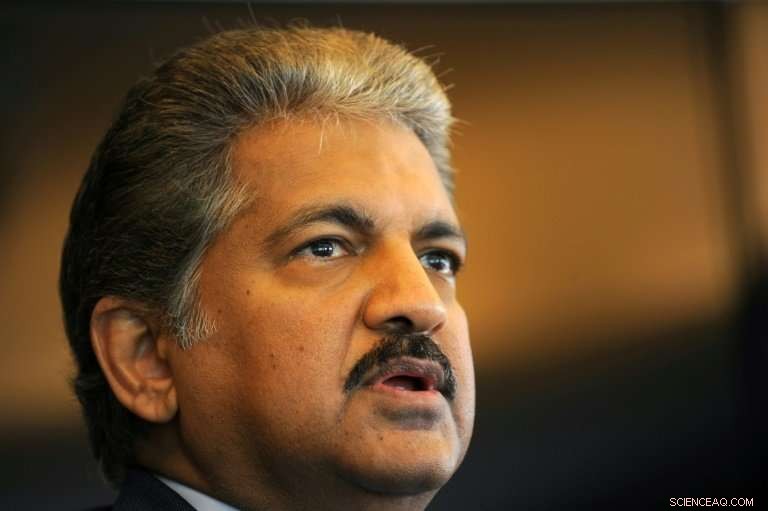 Indian Billionaire Offers to Fund New Social Media Rival to Facebook