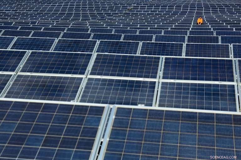 Solar Power Finds Its Place in Spain s Sunny Future