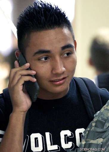 US Schools Embrace Cellphones: Growing Acceptance Among Students