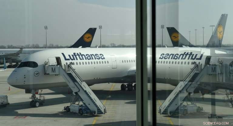 Lufthansa Cancels Over 800 Flights Amid German Airport Strikes
