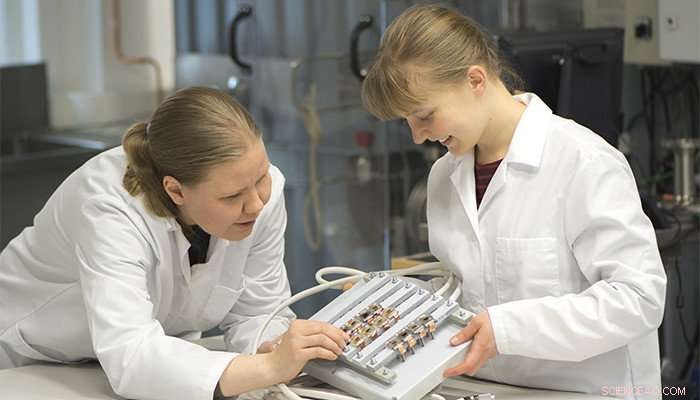 New Solar Cell Technologies Promise a Tenfold Increase in Lifespan