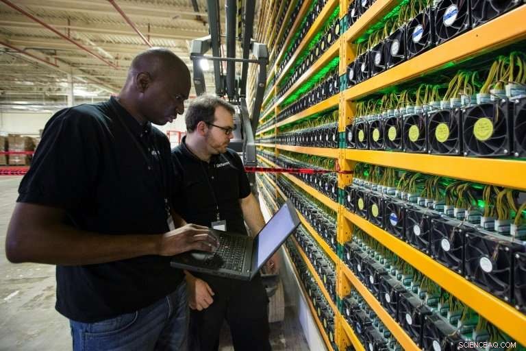 Quebec Cautiously Monitors Bitcoin Mining Boom