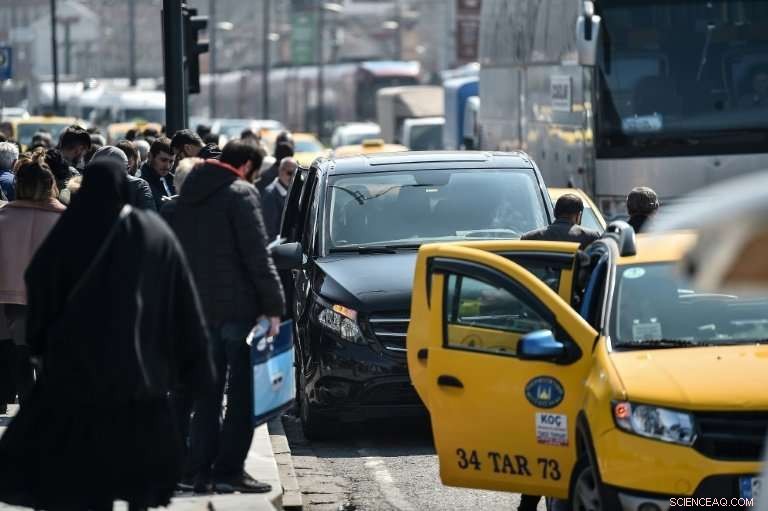 Taxi Drivers and Uber Compete for Dominance on Istanbul Streets