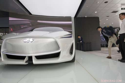 China Auto Show Highlights Industry’s Drive Toward Electric Vehicles