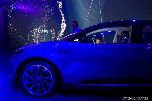 China Auto Show Highlights Industry’s Drive Toward Electric Vehicles