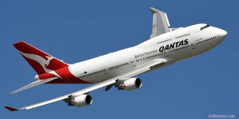 Qantas Orders Six New Dreamliners to Replace Aging 747 Jumbo Jets