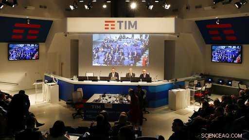 US Hedge Fund Gains Control of Telecom Italia, Ousting Vivendi