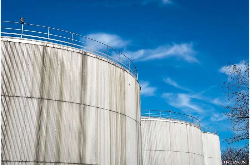 Australia’s Fuel Reserves Drip to a Critical Low – Urgent Replenishment Needed