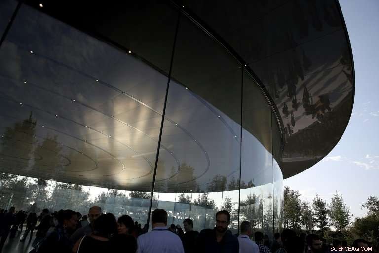 Apple and Goldman Sachs Partner on New Co‑Branded Credit Card to Promote Apple Pay