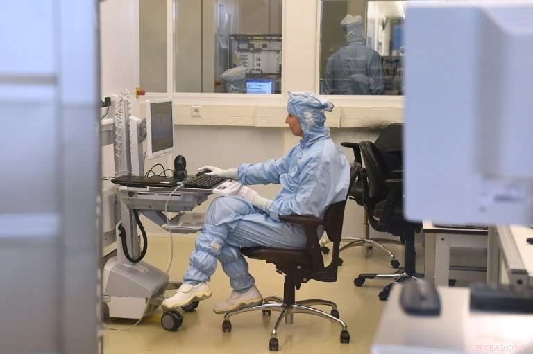 ASML Refines Chip‑Shrinking Technology to Power Tech Giants