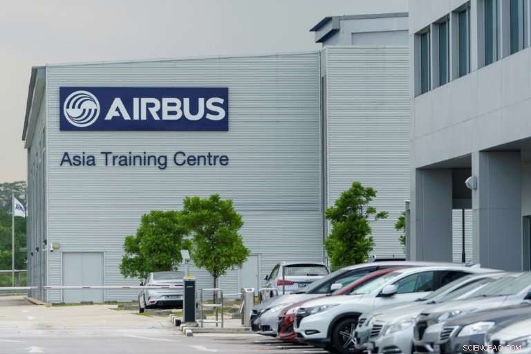 Airbus and Boeing Expand into Highly Profitable Services Sector