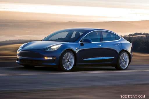 Edmunds Reviews Three Leading Semi-Autonomous Driving Systems