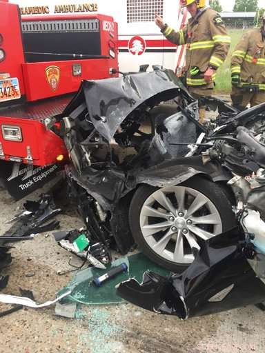 Tesla Model S Accelerates on Autopilot, Collides With Stopped Fire Truck in Utah