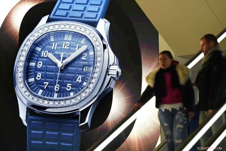 Swiss Watch Exports Surge 14% in April, Driven by Hong Kong Demand