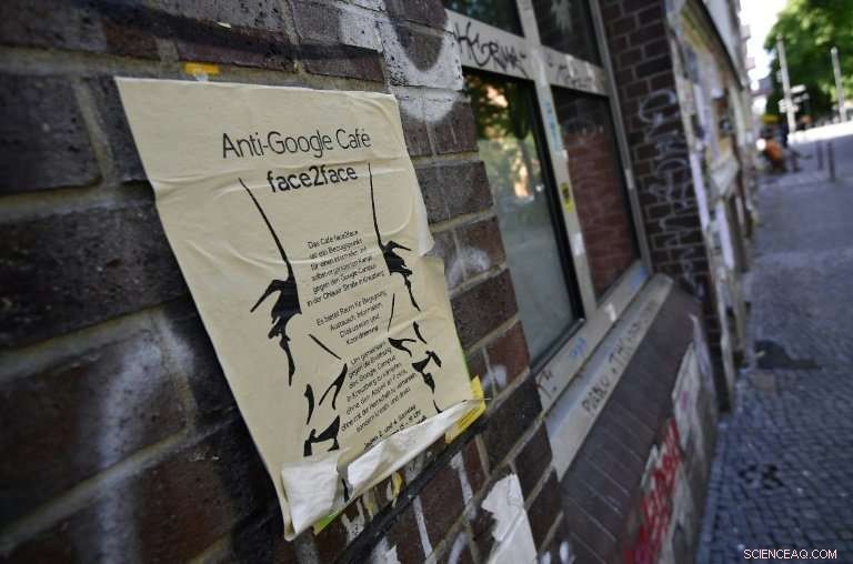 Kreuzberg Residents Mobilize Against Google in Berlin s Punk-Rock Hub