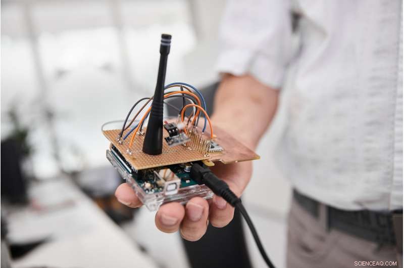 Reliable Indoor Positioning with Wireless Networks