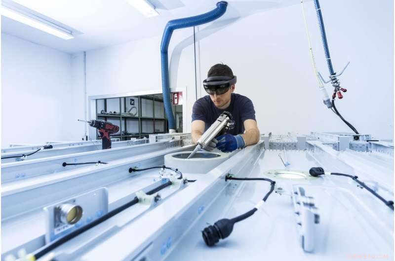 Augmented Reality Revolutionizes Aircraft Tank Construction