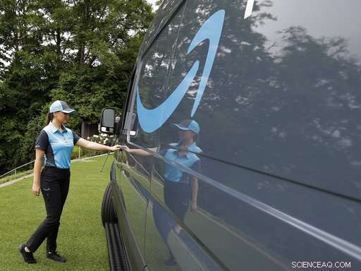 Amazon Adds Delivery Vans to Expand Shipping Reach