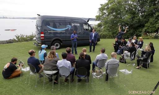 Amazon Adds Delivery Vans to Expand Shipping Reach