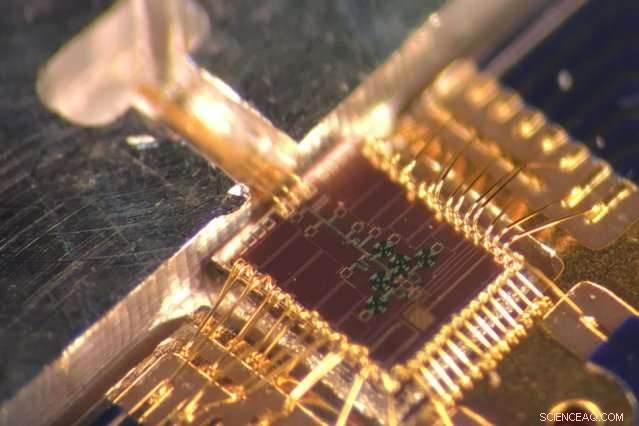 Molecular Clock Technology Promises to Revolutionize Smartphone Navigation