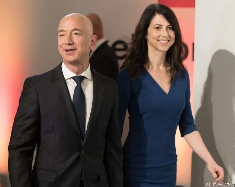 Amazon s Price Reductions Boost Jeff Bezos  Net Worth