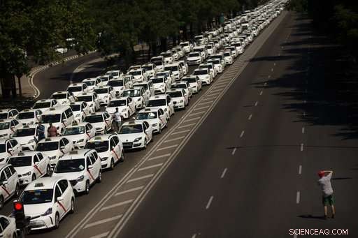Spain s Taxi Drivers Block Streets Over Ride-Hailing Services