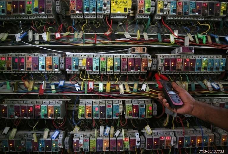 Iraq Faces Severe Electricity Shortages Amid Summer Heat