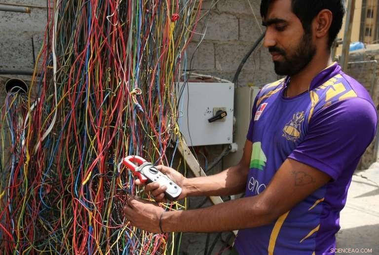 Iraq Faces Severe Electricity Shortages Amid Summer Heat