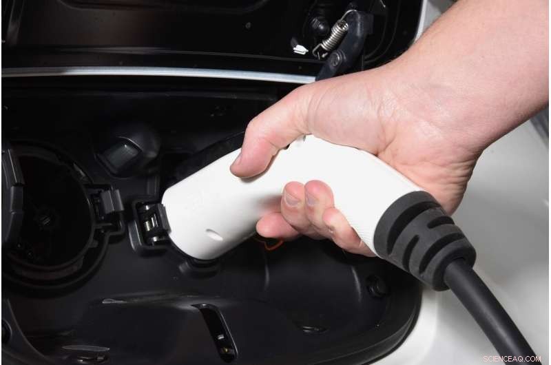 Cold Weather Could Hinder EV Charging: Study Highlights Driver Challenges