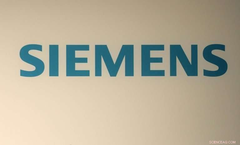 Siemens Shares Drop as Overhaul Plan Faces Energy Challenges