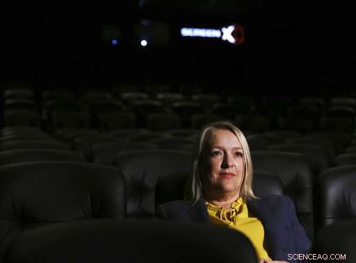 Film Theaters Adopt 3‑Screen Immersion to Counter Streaming Services