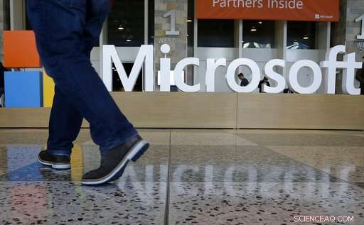 Microsoft Detects New Russian Cyber Attacks Targeting U.S. Political Groups Ahead of Midterms