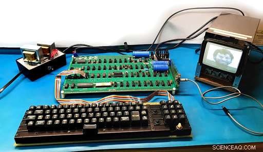Functional 1970s Apple 1 Computer Up for Auction – A Rare Piece of Tech History