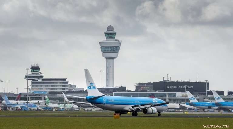 KLM Secures Wage Deal with Pilots, Avoiding Strike
